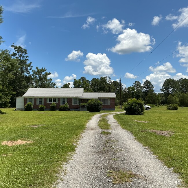 property at 714 N Macon St