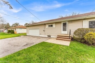 25121 Price Rd in Bedford Heights, OH - Building Photo - Building Photo