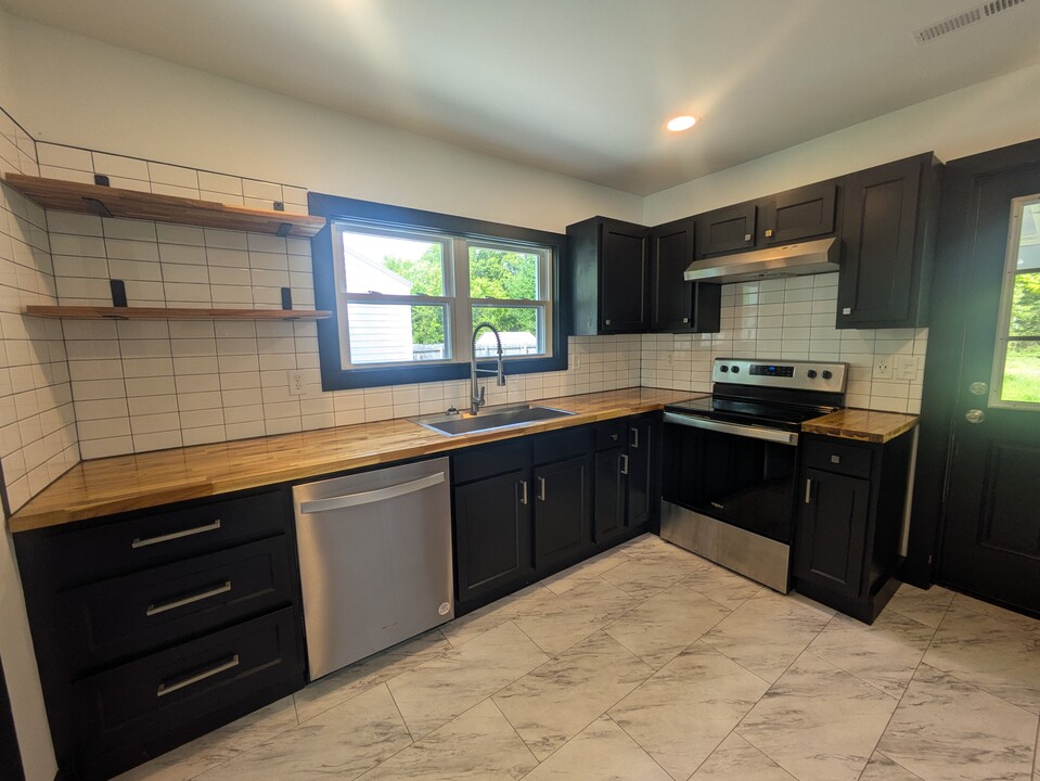 179 Everglades Blvd in Rossville, GA - Building Photo