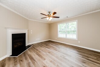 700 Castlebrooke Dr SE in Lawrenceville, GA - Building Photo - Building Photo