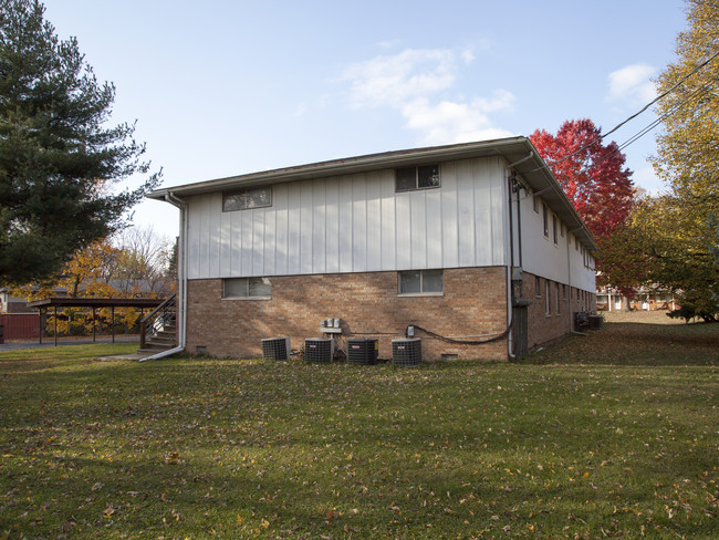 212 E Oak Cliff Ct in Peoria, IL - Foto de edificio - Building Photo