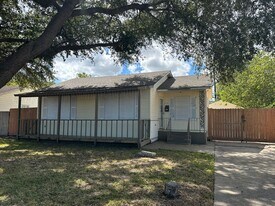 2929 Brawner Pkwy in Corpus Christi, TX - Building Photo