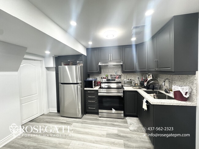 30 Fairservice Dr in Brampton, ON - Building Photo - Building Photo