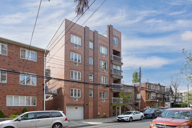 1552 E 14th St in Brooklyn, NY - Foto de edificio - Building Photo