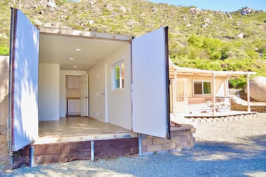 976 Deer Springs Rd in San Marcos, CA - Building Photo - Building Photo