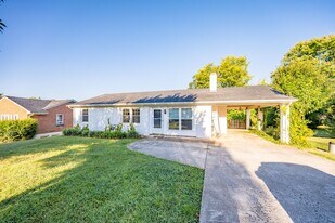 1507 Sangloe Pl in Lynchburg, VA - Building Photo