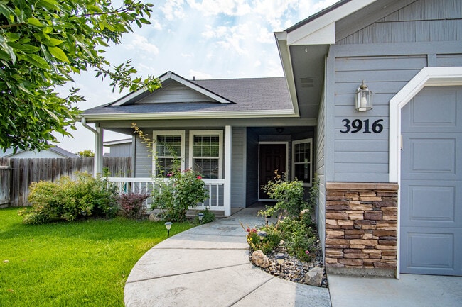 3916 Kirby Cir in Caldwell, ID - Building Photo - Building Photo