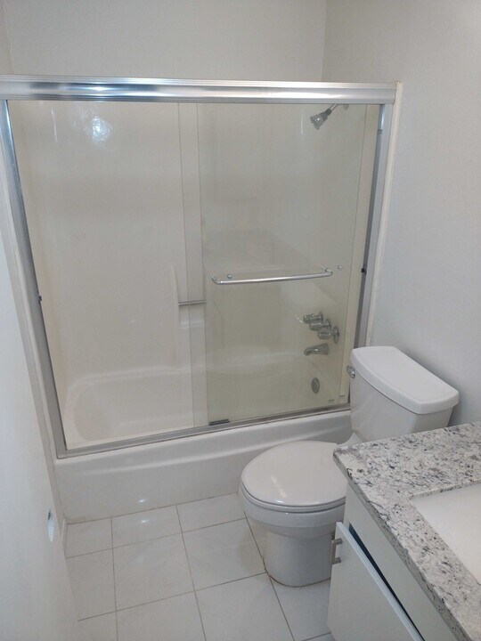 4667 E Mountain View Dr, Unit #1 in San Diego, CA - Foto de edificio