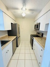 5649 Midnight Pass Rd in Siesta Key, FL - Building Photo - Building Photo