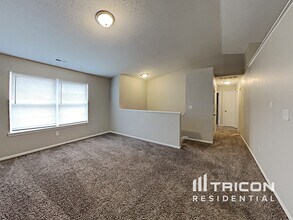 321 E Brixton Woods Dr in Pittsboro, IN - Building Photo - Building Photo