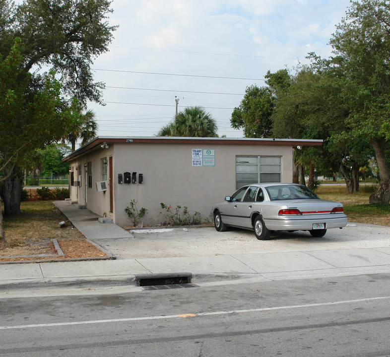 2746 NW 6th Ct in Fort Lauderdale, FL - Building Photo