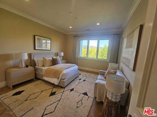 property at 2245 Weybridge Ln