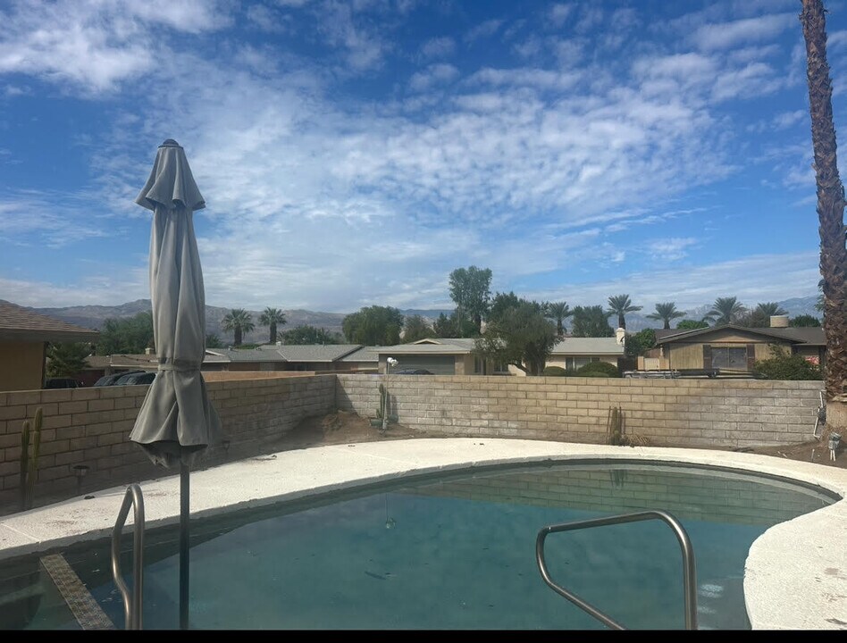 43548 Virginia Ave in Palm Desert, CA - Building Photo