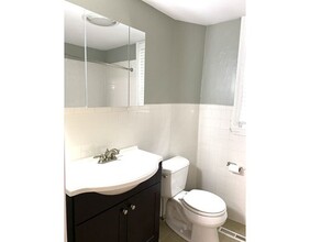 35 Rockwood Rd-Unit -1b in Norfolk, MA - Building Photo - Building Photo