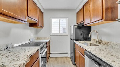 1352 Clarence Ave in Lakewood, OH - Building Photo - Building Photo