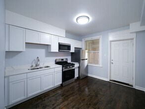 5351 S Laflin St, Unit 2 in Chicago, IL - Foto de edificio - Building Photo