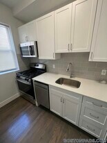 77 Park Dr in Boston, MA - Building Photo