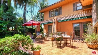 5803 Wooster Ave in Los Angeles, CA - Building Photo