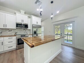1001 Jenkins St in Plant City, FL - Building Photo - Building Photo