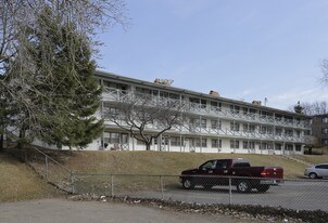 Hillcrest Apartments in Columbia Heights, MN - Building Photo