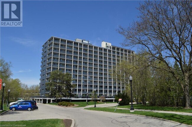 58 Bridgeport Rd E in Waterloo, ON - Building Photo - Building Photo