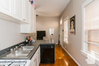 1016 W Fry St in Chicago, IL - Building Photo - Building Photo