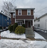 26 Chetwynd Rd, Unit #2 in Somerville, MA - Building Photo