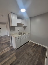 1819 Garfield Rd in East Cleveland, OH - Foto de edificio - Building Photo