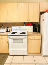 1780 NE 191st St-Unit -212 in North Miami Beach, FL - Building Photo - Building Photo