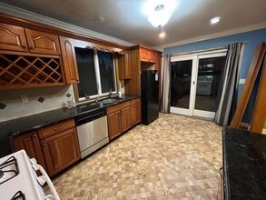 34 McAlester Ave in Hicksville, NY - Building Photo - Building Photo