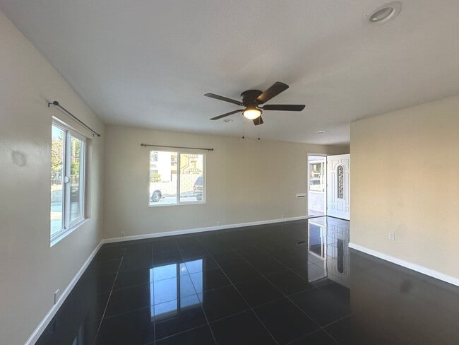 property at 121 N Coffman St
