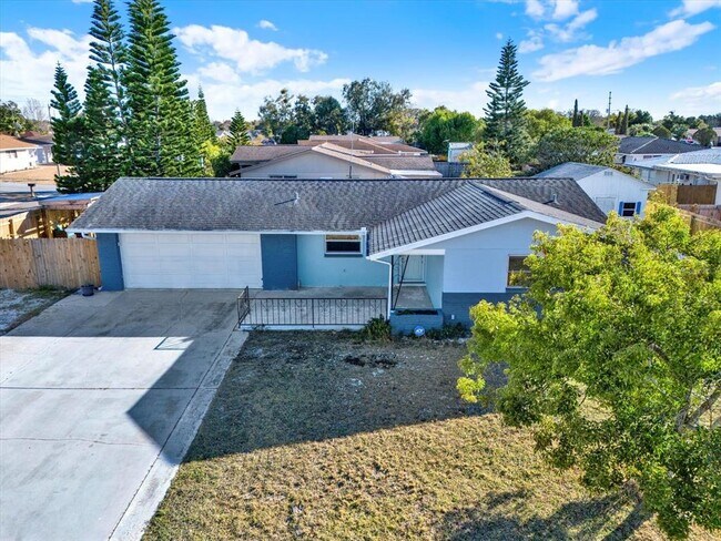 7902 Canna Dr in Port Richey, FL - Building Photo - Building Photo