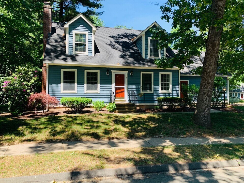 61 Osprey Cir in South Windsor, CT - Building Photo