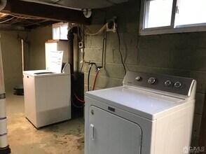 25 Garden St-Unit -1 in Edison, NJ - Foto de edificio - Building Photo