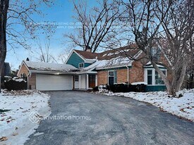 1514 Northlake Pkwy in Carpentersville, IL - Building Photo