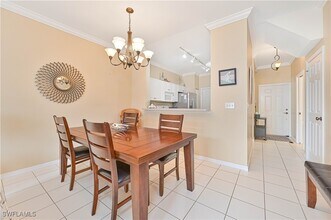 3613 Pine Oak Cir in Ft. Myers, FL - Building Photo - Building Photo