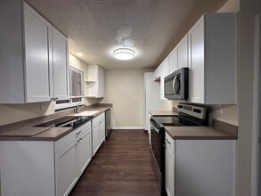 4055 Royal Oak Dr in Kettering, OH - Building Photo - Building Photo