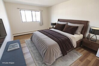 Chinook Place in Calgary, AB - Building Photo - Building Photo