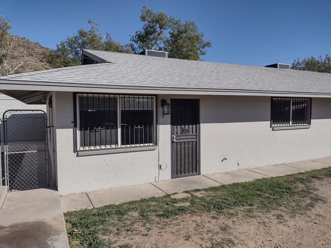 1321 W Sahuaro Dr in Phoenix, AZ - Building Photo - Building Photo