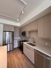 144 NW 32nd St, Unit B1 in Miami, FL - Building Photo - Building Photo