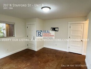 207 N Stafford St in Portland, OR - Building Photo - Building Photo