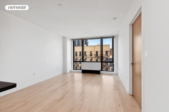 property at 1595 Lexington Ave