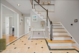10 Old Forge Rd in Greenwich, CT - Building Photo - Building Photo