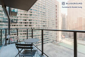 535 N St Clair St in Chicago, IL - Building Photo - Building Photo