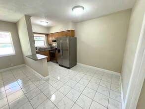 2121 N Ocean Blvd, Unit #2 in Fort Lauderdale, FL - Foto de edificio - Building Photo