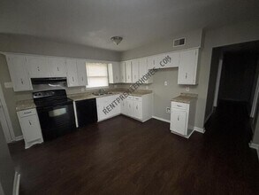 1501 School Dr in Jacksonville, AR - Building Photo - Building Photo