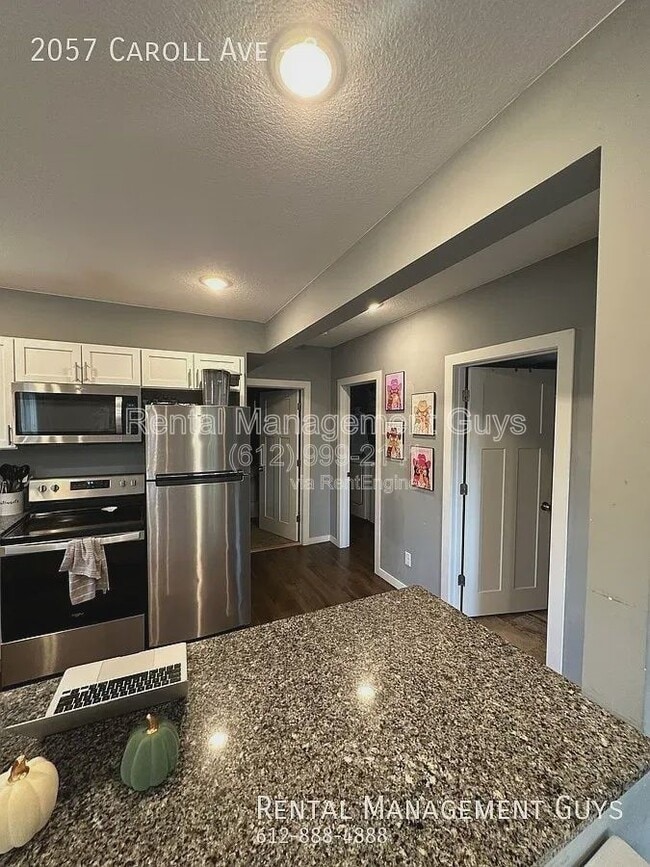 2057 Carroll Ave in St. Paul, MN - Building Photo - Building Photo