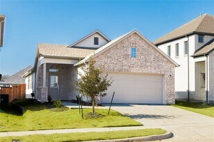 3908 Nasworthy Dr in Farmersville, TX - Building Photo