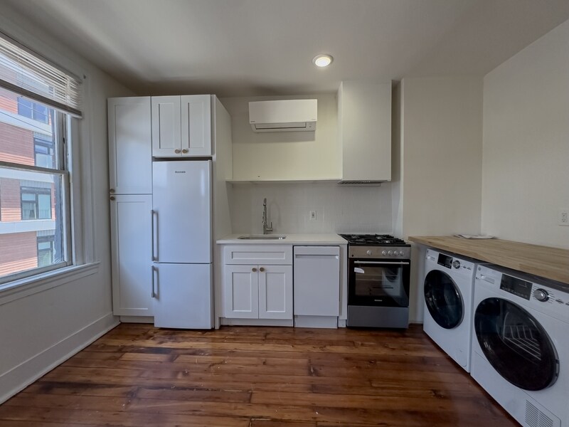 1223 N Franklin St in Philadelphia, PA - Building Photo