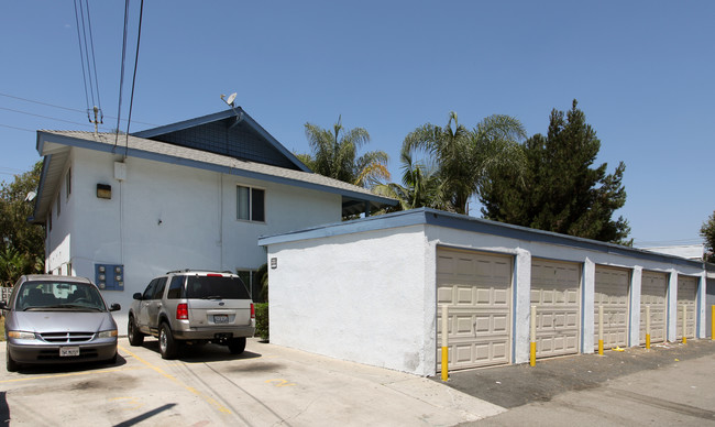 2054 S Haster St in Anaheim, CA - Building Photo - Building Photo